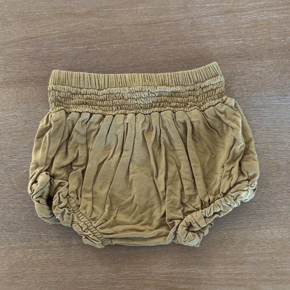 Kate Quinn bloomers